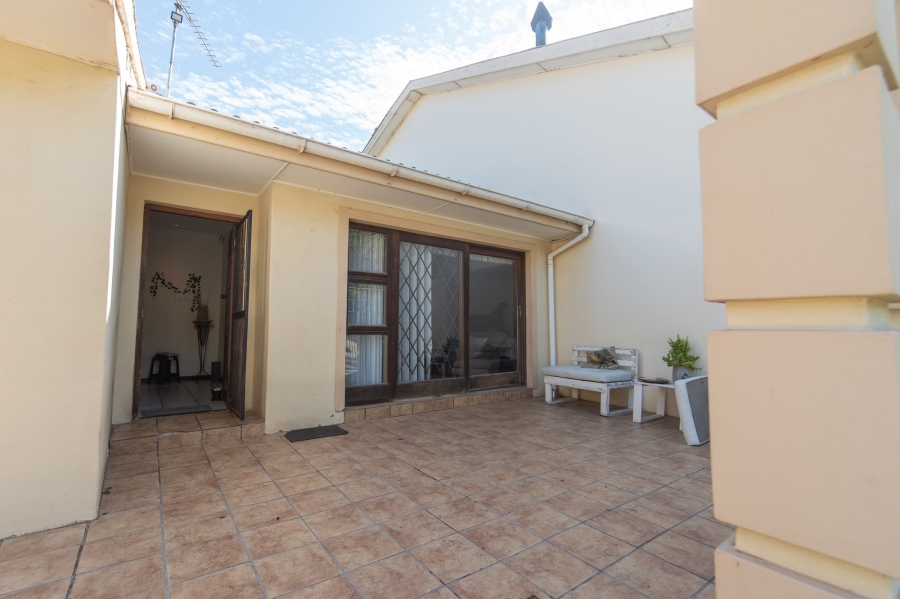 4 Bedroom Property for Sale in Bluewater Bay Eastern Cape